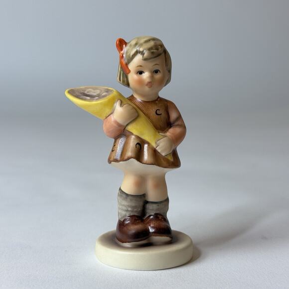 Goebel Hummel Figurine HUM 549 "A Sweet Offering" Orig Box - Hummel Club t90 - Picture 6 of 8